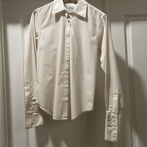 EUC Brooks Brothers semi fitted non iron shirt size 4.